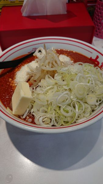 「北極ラーメン+ネギ+バター+粉チーズ」@蒙古タンメン中本 草加店の写真