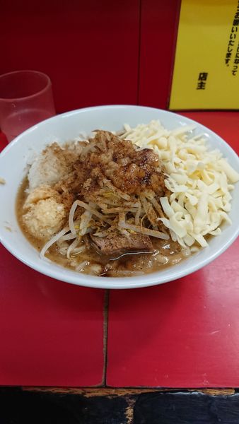 「らーめん+チーズ」@豚ラーメン 蕨店の写真