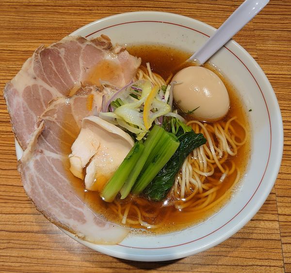 「シビ醤油そば+味玉、豚チャーシュー(1000円)」@niboの写真