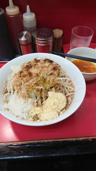 「らーめん+生玉子」@豚ラーメン 蕨店の写真