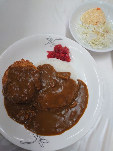 「メンチカレー(600円)」@よか楼 本店の写真