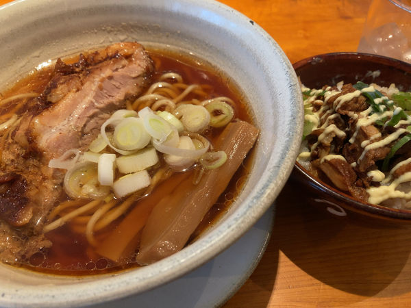「原点 + 特製豚丼」@人類みな麺類 東京本店の写真