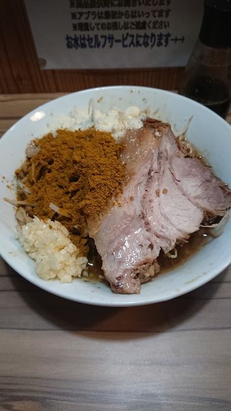 「らーめん+茶+粉チーズ」@ヒノブタセカンド 南越谷駅前店の写真