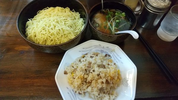 「つけそば半チャーハン」@闘牛の写真