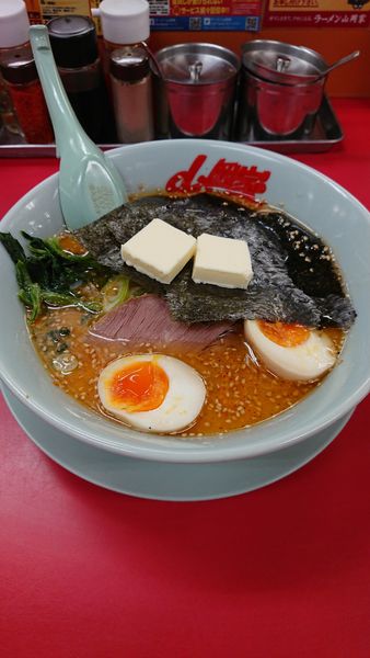 「特製味噌ラーメン+バター×2」@山岡家 越谷レイクタウン店の写真