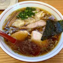 ワンタン麺 ８９０円