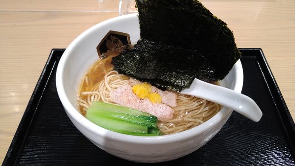 「【限定】本マグロ100%らーめん＋海苔」@真鯛らーめん 麺魚 錦糸町PARCO店の写真