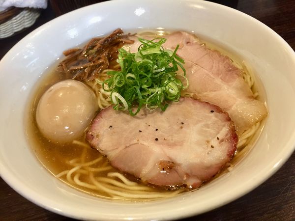 「塩ラーメン＋味玉【780円】」@かしわぎの写真
