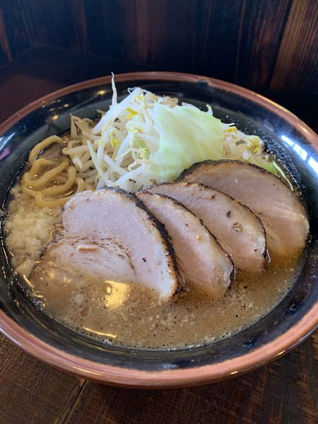 「ラーメン750円 チャーシュー2枚200円」@麺や豚髭の写真