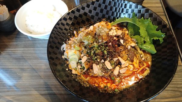 「汁無し担々麺〜白胡麻〜¥930+ミニ御飯¥100-」@四川担々麺 ななつぼし 新橋店の写真