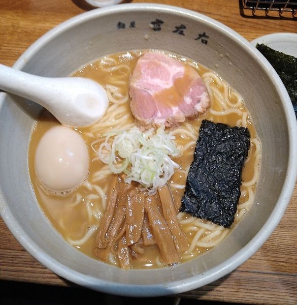 「味玉らーめん（大盛り）トッピング海苔」@麺屋吉左右の写真