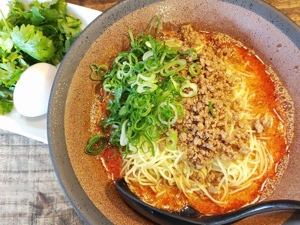「広島汁なし担担麺（大盛）＋パクチー＋味玉」@tomoruの写真
