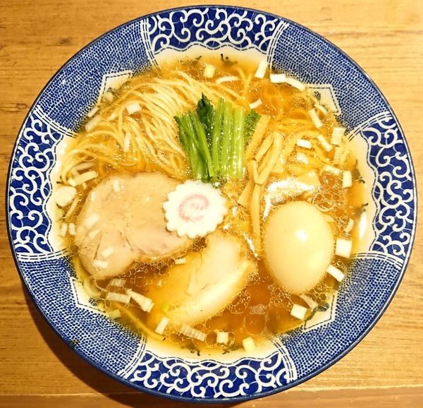 「醤油 味玉」@ハマカゼ拉麺店の写真