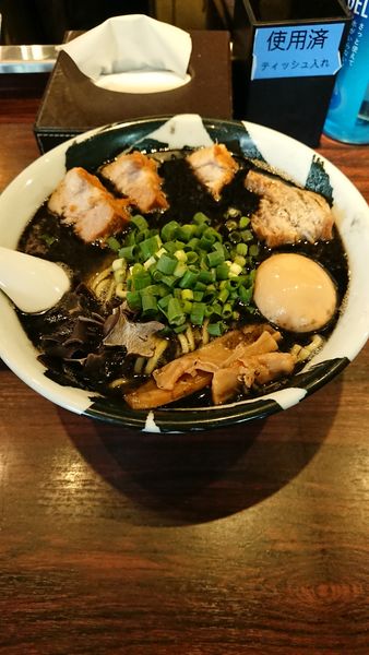 「黒味玉チャーシュー麺」@麺屋武蔵 武骨の写真