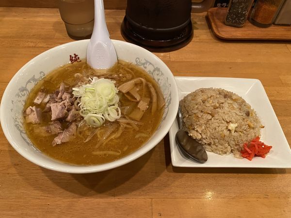 「得得セット　味噌ラーメン半チャーハン」@さっぽろ 純連 仙台店の写真
