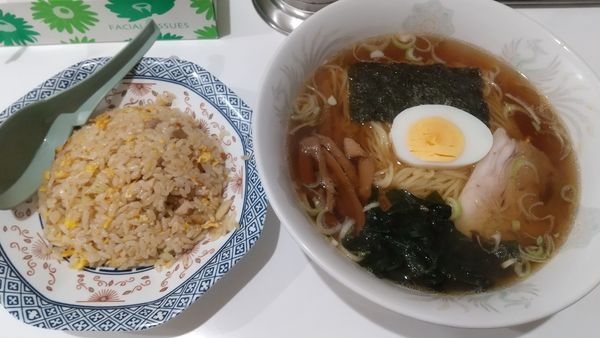 「ラーメン＋半チャーハンセット950円」@中華 太華の写真