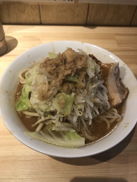 「ラーメン（やさい、背あぶら）」@ラーメン緑山の写真