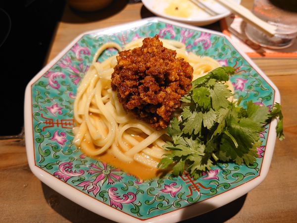 「汁なし担々麺610円+他いろいろ」@小籠包 包伸一の写真