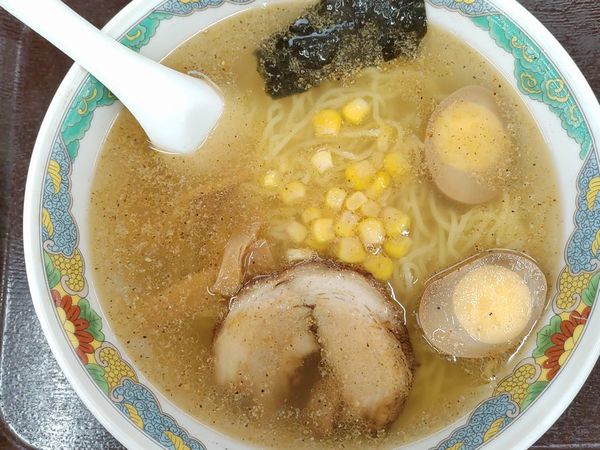 「下町塩ラーメン（中盛）＋煮玉子」@おかだや 下町ラーメンの写真