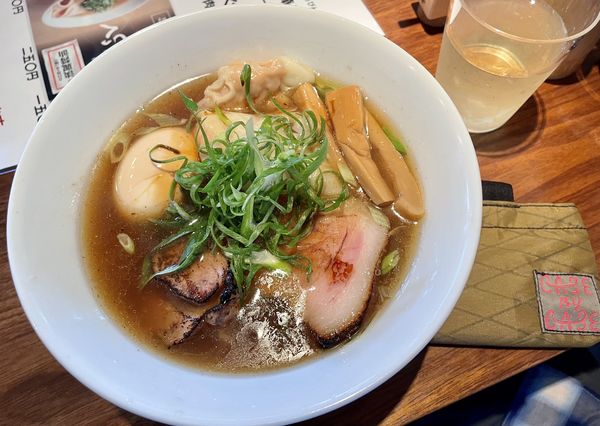 「特製醤油中華そば」@中華そば べぃしっくの写真