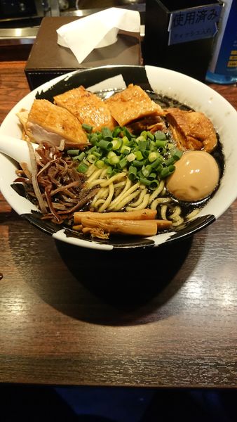 「黒味玉チャーシュー麺」@麺屋武蔵 武骨の写真