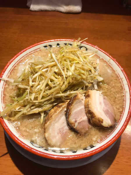 「ラーメン麺少なめ+味玉（800）、ネギ（150）」@らーめん バリ男 大森店の写真