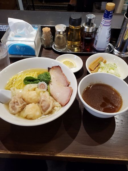 「つけて食べるしなそば　ニコニコわんたん」@あんくるていの写真