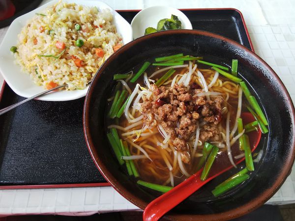 「ラーメンセット　（台湾ラーメン＋炒飯）」@台湾料理 吉秀嘉の写真