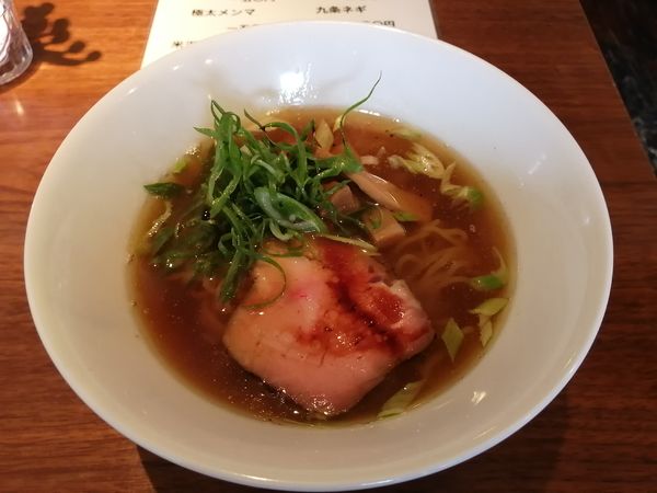 「醤油中華そば　850円　米沢豚魯肉飯　250円」@中華そば べぃしっくの写真