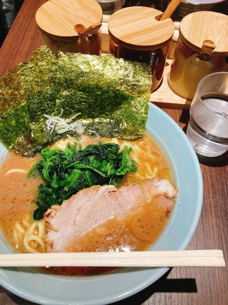 「ラーメン」@横浜家系らーめん侍 渋谷本店の写真