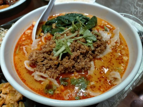 「淡々刀削麺780円」@四川料理 秋 神保町本店の写真