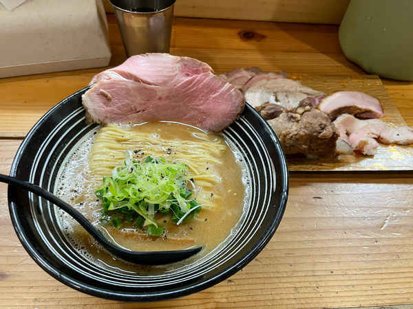 「鶏しょうゆ 肉祭り」@極麺 青二犀の写真