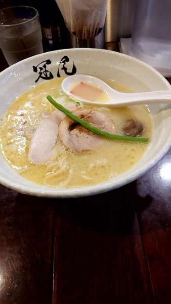 「純白湯(クーポン無料)替え玉180円」@らぁめん冠尾 恵比寿西店の写真