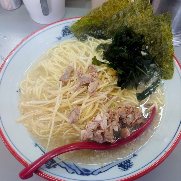 「ネギ塩ラーメン800円　麺硬め」@ラーメンショップ 122号騎西店の写真