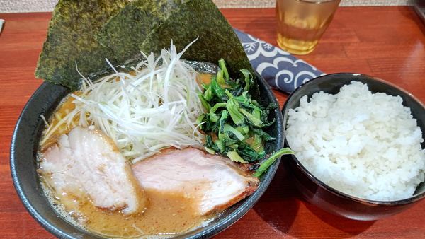 「限定味噌+スモチャ+ライス」@横浜家系らーめん 天王家 寒川総本店の写真