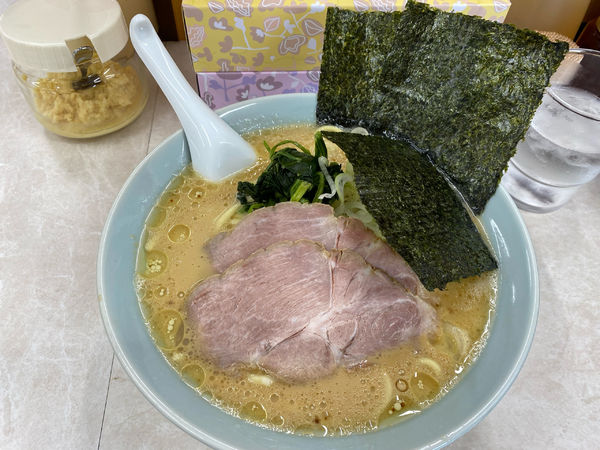 「ラーメン中盛（固め濃いめ）780円」@ラーメン寺田家 戸塚店の写真
