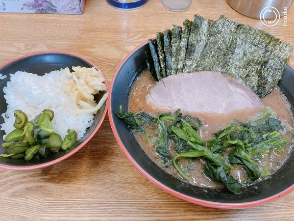 「のり・ほうれん草ラーメン」@麺家 紫極の写真