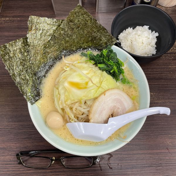 「野菜ラーメン（醤油）」@横浜家系ラーメン お茶の水 魂心家の写真
