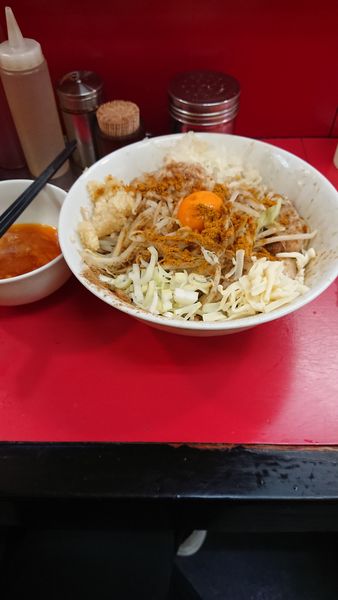 「まぜそば+生玉子」@豚ラーメン 蕨店の写真
