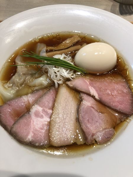「特製中華蕎麦(醤油)細麺1250円」@宍道湖しじみ中華蕎麦 琥珀 東京本店の写真