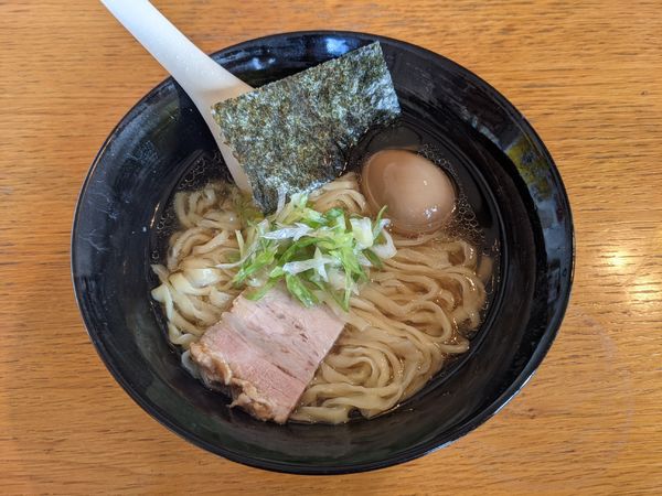 「朝限定 喜多方中華そば白じょうゆ 並500円 +味玉」@喜多方ラーメンcafeざくろの写真