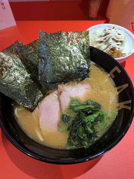 「ラーメン 720円(Open500円) 半ライス」@家系王道家直伝 MEN-EIJI EAK 南2条店の写真