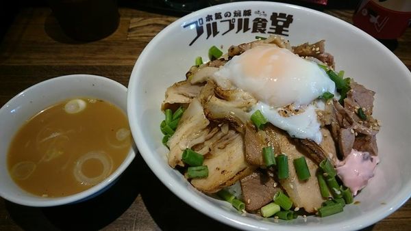「限定？チャーシュー丼」@本気の焼豚 プルプル食堂の写真