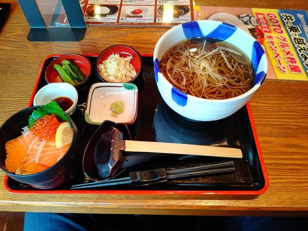 「サーモンいくらご飯定食(温かいそば)1,180円」@信州そば処 そじ坊 高崎モントレー店の写真