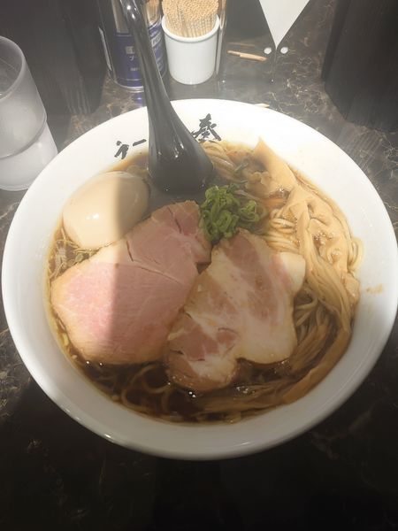 「醤油ラーメン大　味玉」@ラーメン 奏の写真