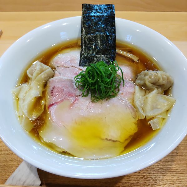 「わんたん入りしょうゆチャーシュー麺（￥1,980）」@飯田商店 湯河原本店の写真