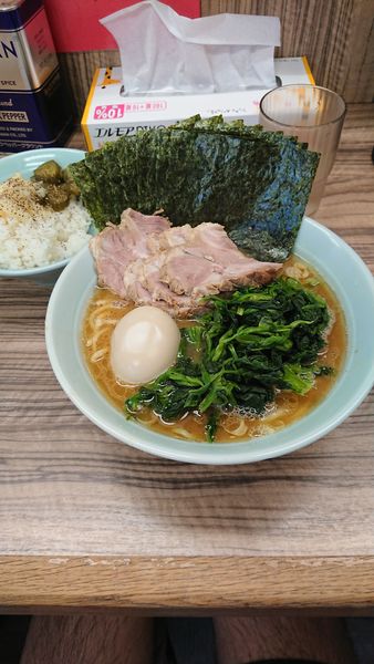 「のり玉ちゃーしゅーらーめん並+無料ライス」@横浜家系ラーメン武蔵家 松戸店の写真