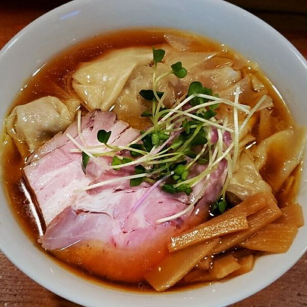 「ワンタン中華そば ９５０円」@中華そば 陽なたの写真