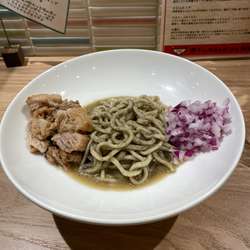 にくにぼにぼちーの＋にぼにぼちーのの上