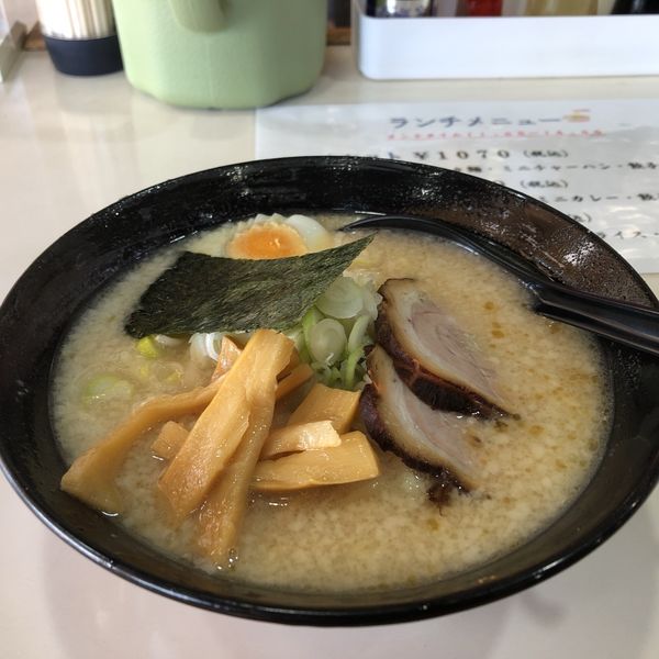 「とんこつラーメン」@ワン・ツウ らーめん 朝霞店の写真